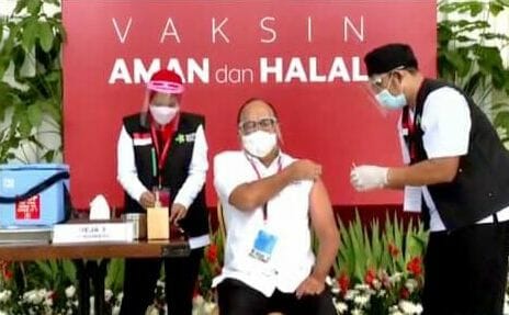 Wakili Pengusaha, Rosan Roeslani Ikut Vaksinasi Covid-19 Tahap Pertama