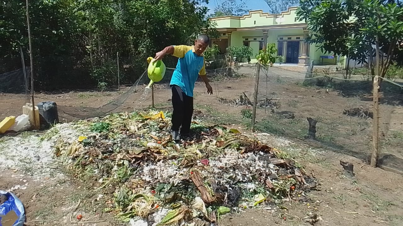 Jhoni Warga Binaan KADIN Muara Enim Ubah Sampah Menjadi Rupiah