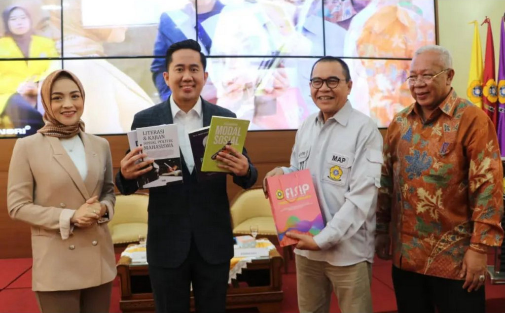 Plt. Bupati Muara Enim, Ahmad Usmarwi Kaffah, S.H., LL.M., LL.M., Ph.D.